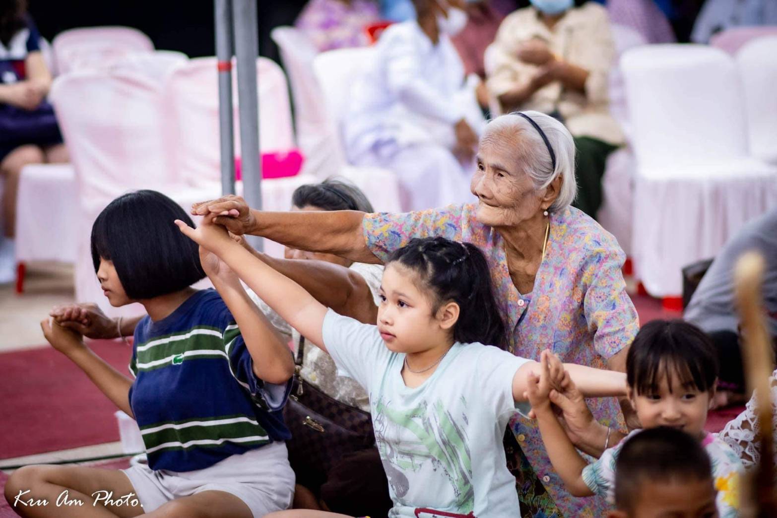 Connecting Artistic Knowledge to Resilient Communities